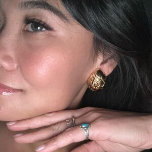 ✨NWOT Vintage St John Dome Tear Drop Clip-on Earrings✨